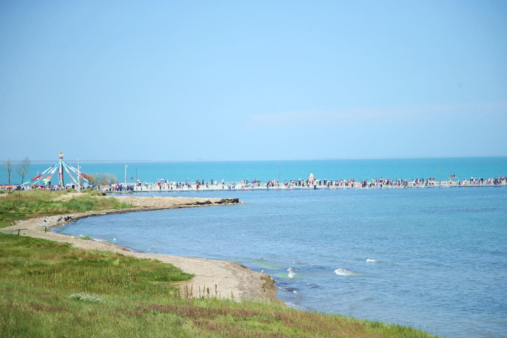 水碧天藍(lán)，青海湖秋光正好