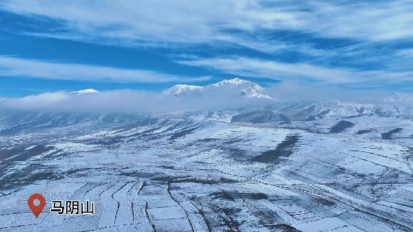 航拍青海化隆：雪后山巔如詩(shī)如畫